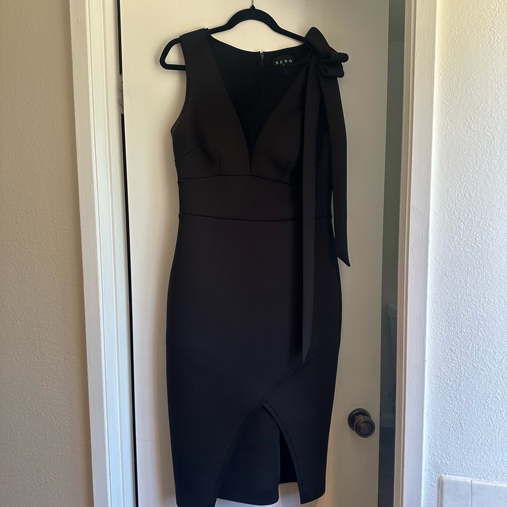 Black Sleeveless V-Neck Cocktail Dress